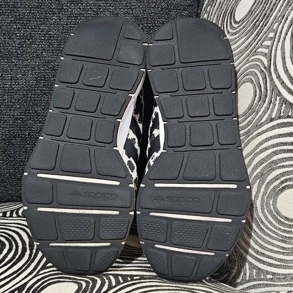 Adidas Swift Run Leopard Print - ladies sz 6 - Picture 5 of 7